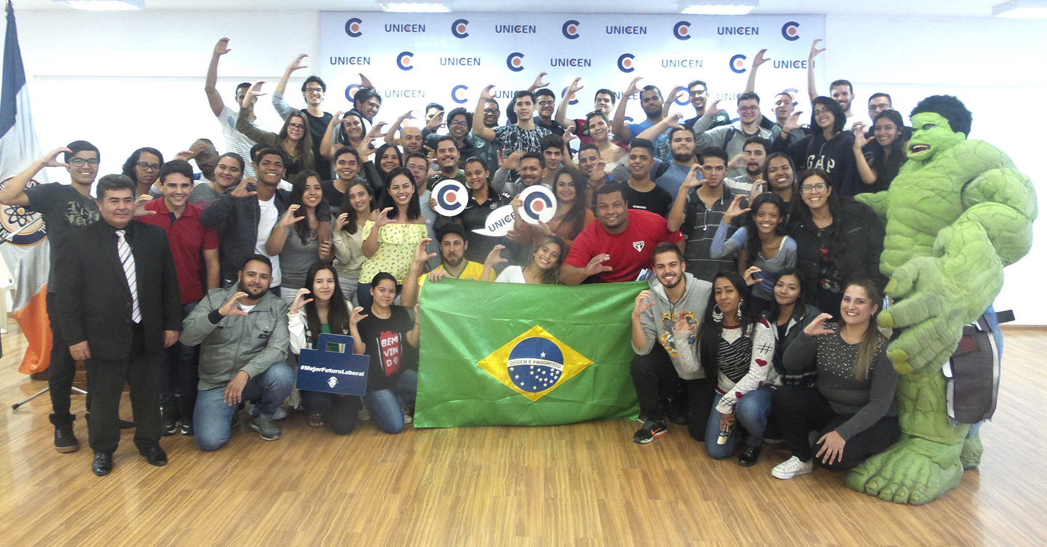 ¡NUESTROS ESTUDIANTES EXTRANJEROS NUEVOS TUVIERON UNA AGRADABLE BIENVENIDA!