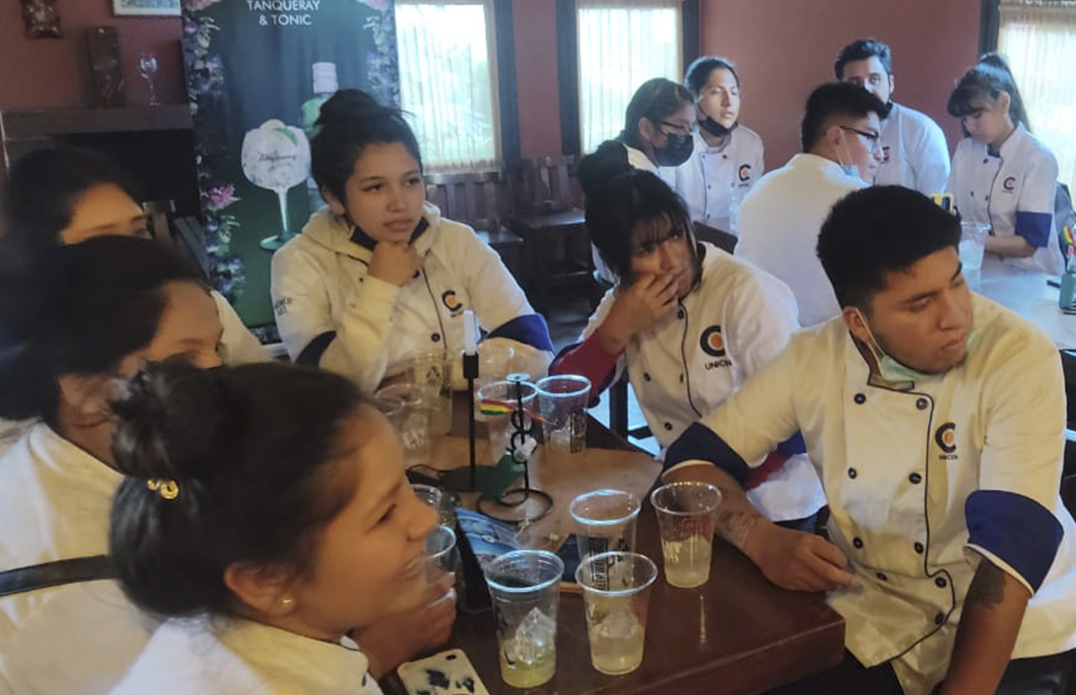 Capacitación magistral de bebidas destiladas para estudiantes de 5to. semestre