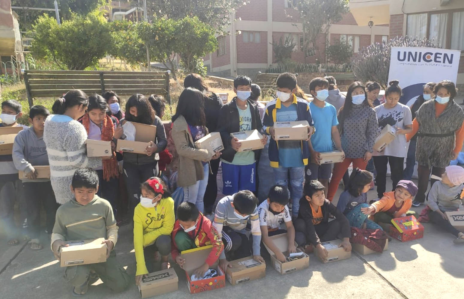 Carrera de Ingeniería Financiera realizó donación de zapatos y víveres a la Aldea de Niños y Adolescentes Cristo Rey