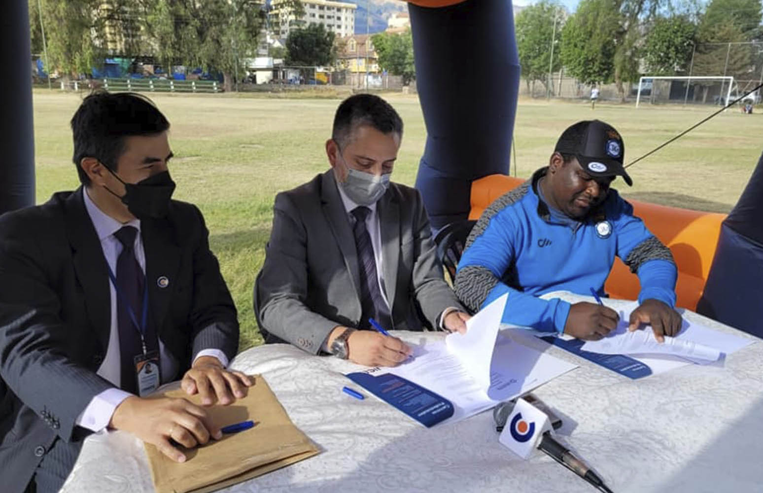 La Universidad Central firmó convenio interinstitucional con el Club Real Cochabamba