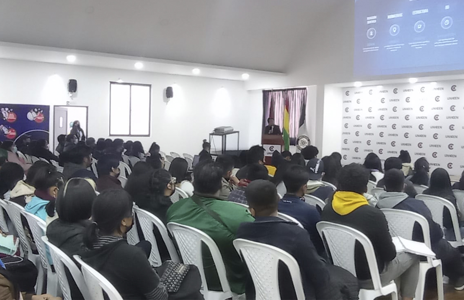 Seminarios de alto nivel en investigación científica para universitarios