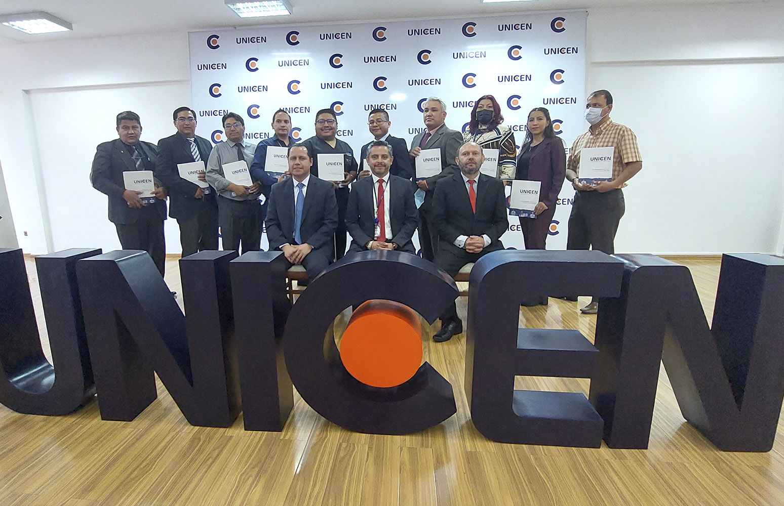 Reconocimiento a docentes destacados por su desempeño profesional dentro el escalafón docente