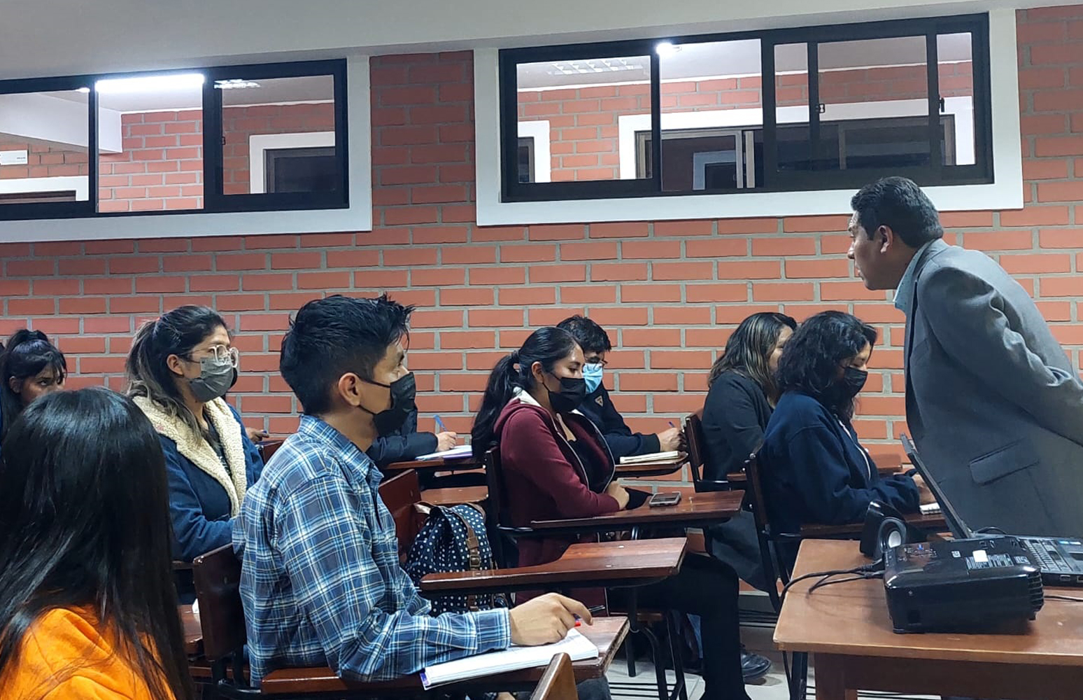 “Habla, Escucha y Convence”, fue el curso que organizó el Centro de Oportunidades Laborales (COL)