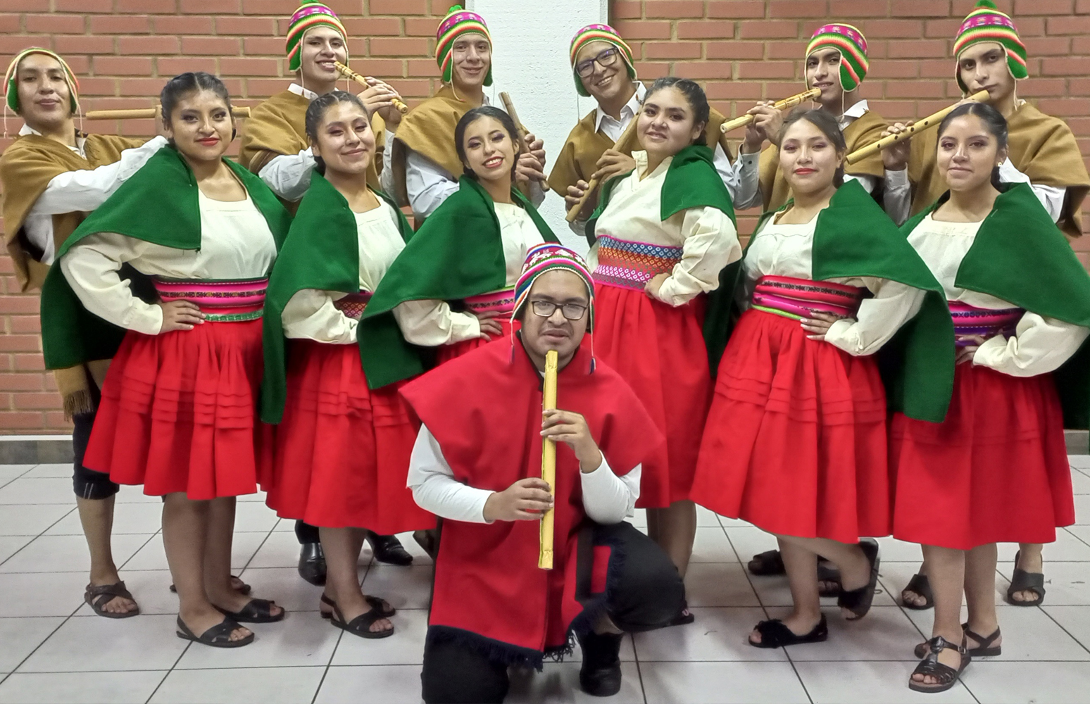Impecable participación del Ballet Folklórico UNICEN Subsede la paz