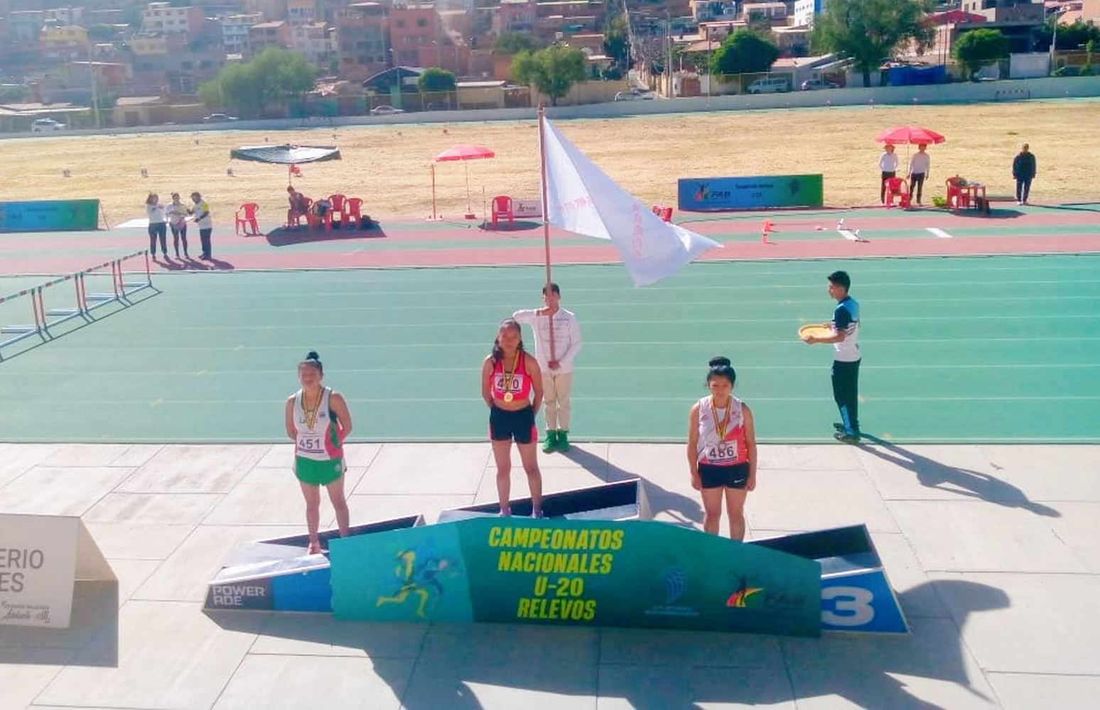 Participación destacada de la estudiante Daniela Apaza Pérez, beneficiaria de una Beca Deportiva