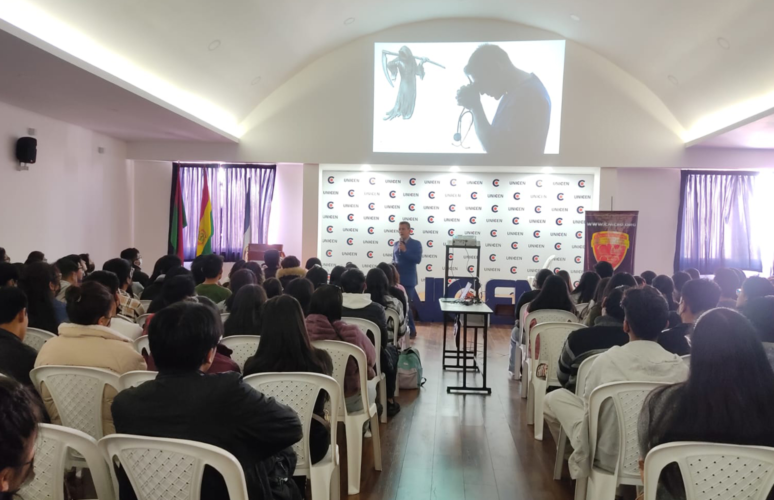 «Curso Internacional de Atención y Servicio al Paciente» para estudiantes de Medicina