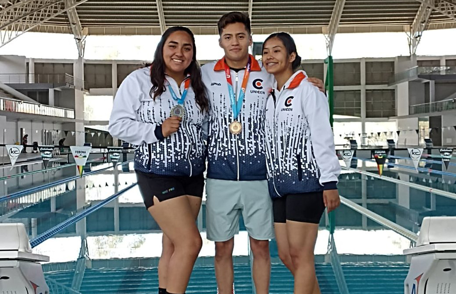 Éxito en la Piscina: Medallas para Estudiantes de UNICEN en los Juegos Universitarios Cap. Manfred Reyes Villa