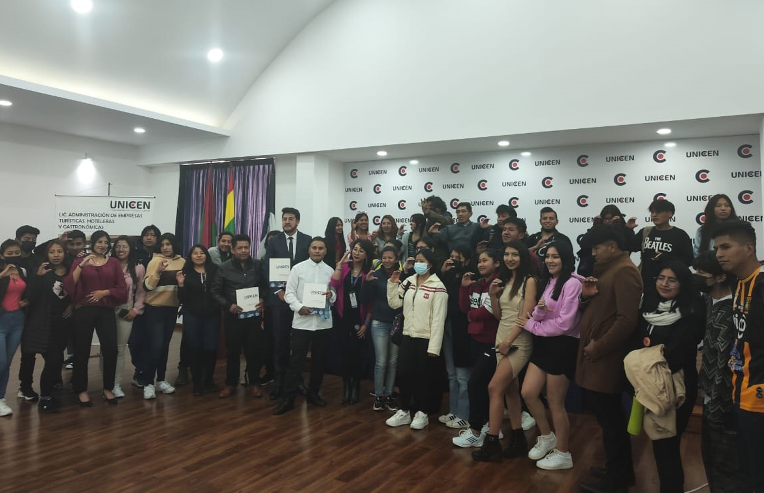 Conversatorio “Hablemos de empleabilidad y emprendimiento en el Día del Turismo”