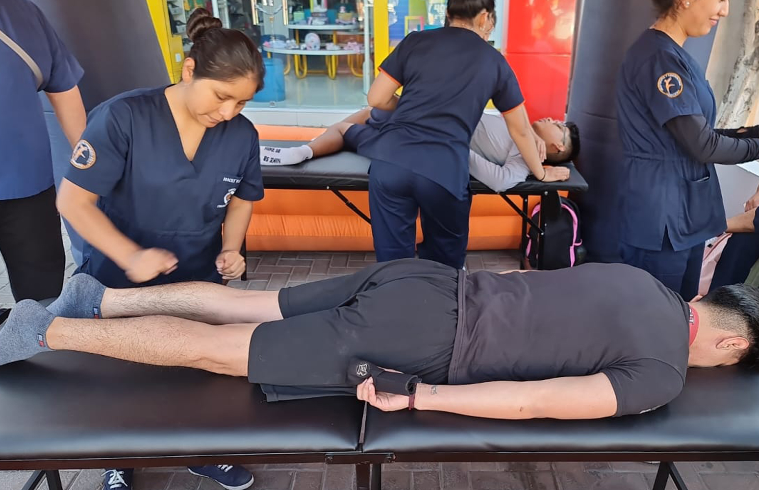 Éxito de estudiantes y docentes de Fisioterapia y Kinesiología en Carrera Pedestre Benéfica