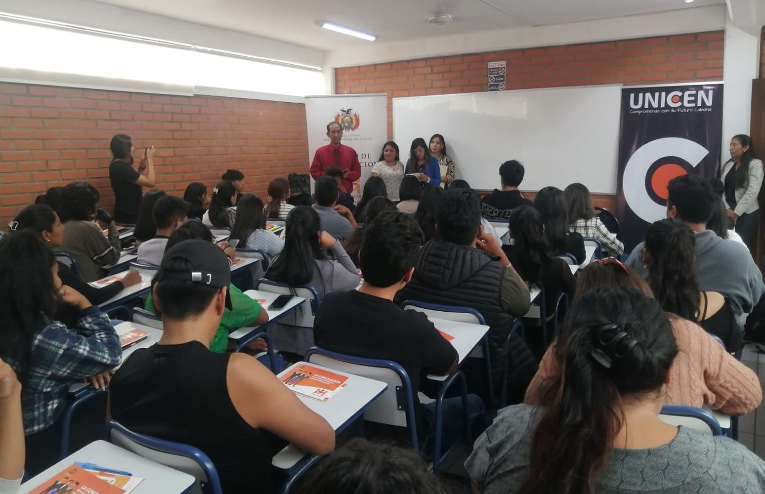 Charla para la carrera de Derecho y Ciencias Jurídicas: “La conciliación, un mecanismo para resolver conflictos penales”