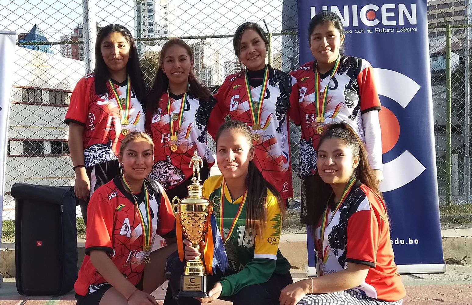 Ganadoras del campeonato intercarrerras de futsal Copa Unicen 2024