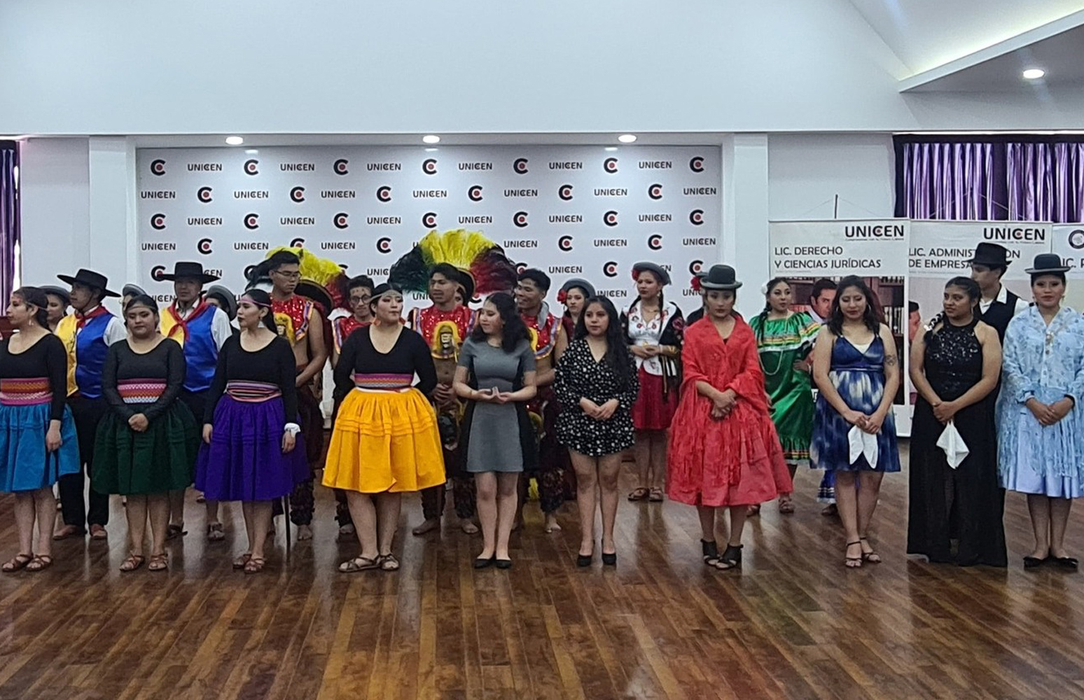 Distinguido festival folclórico de fin de semestre en La Paz