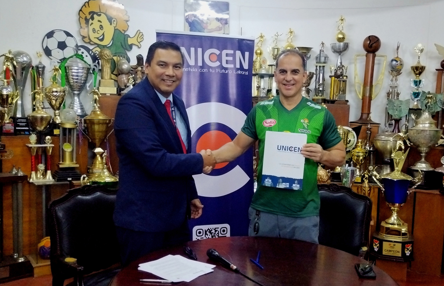 La Universidad Central y la Academia Tahuichi Aguilera  firman convenio de colaboració