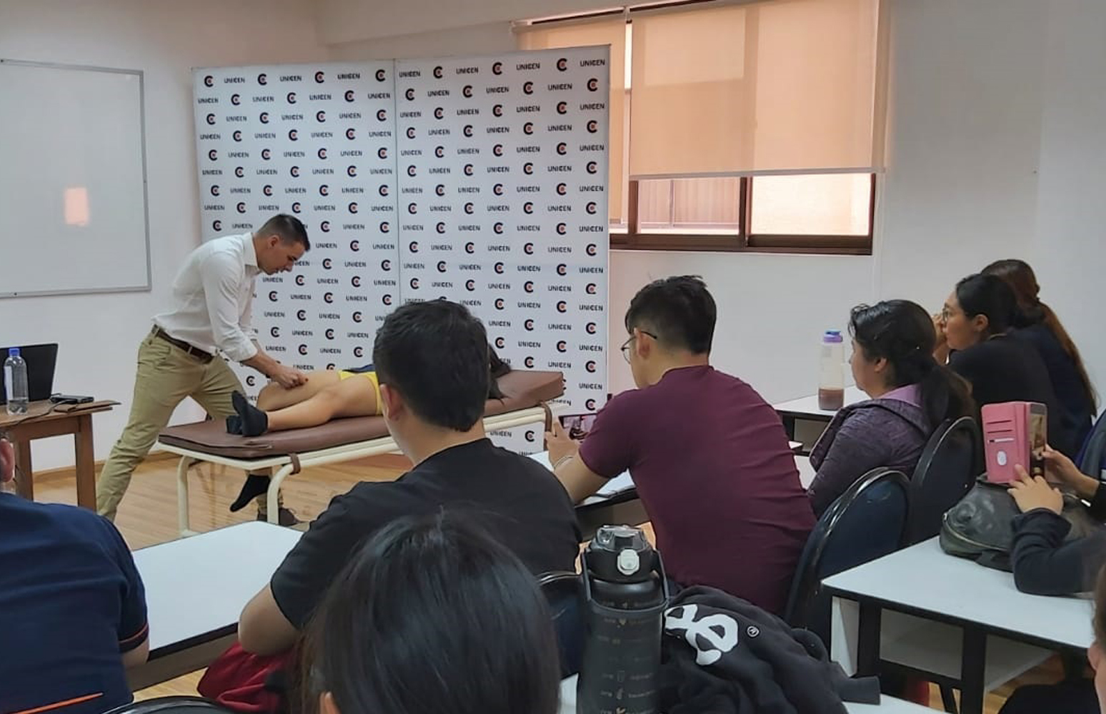 Taller «Terapia Manual en la Rehabilitación Deportiva» para estudiantes de Fisioterapia y Kinesiología