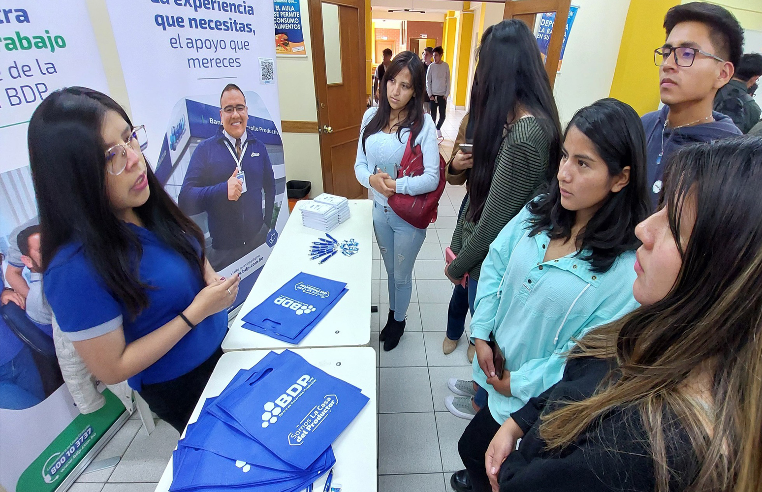 ¡Atractiva feria de la empleabilidad en La Paz!