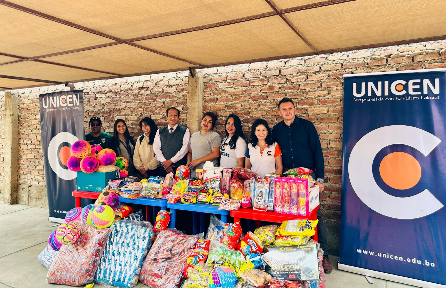 UNICEN une corazones y comparte sonrisas con la entrega de donaciones